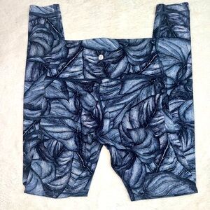 Lululemon leggings size 6